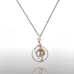 Въздушна акробатика – Женски спортен медальон от сребро 925 с частично позлатено покритие – Ръчно изработено бижу талисман за гимнастички и артистки – Идеален подарък за спортист, треньор или фен – SSJ