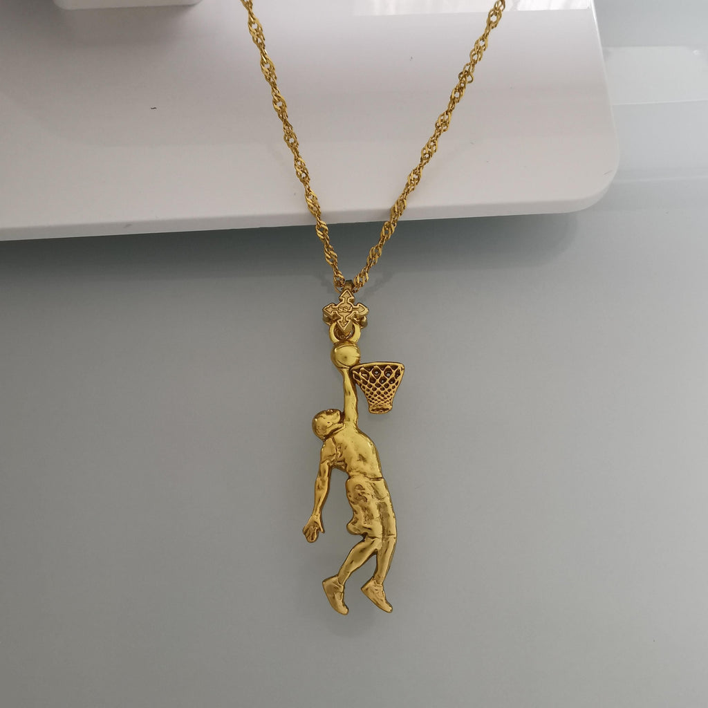 Баскетбол – Мъжки спортен медальон от сребро 925 с позлатено покритие – Ръчно изработено бижу талисман за баскетболисти и фенове – Идеален подарък за спортист или треньор – SSJ