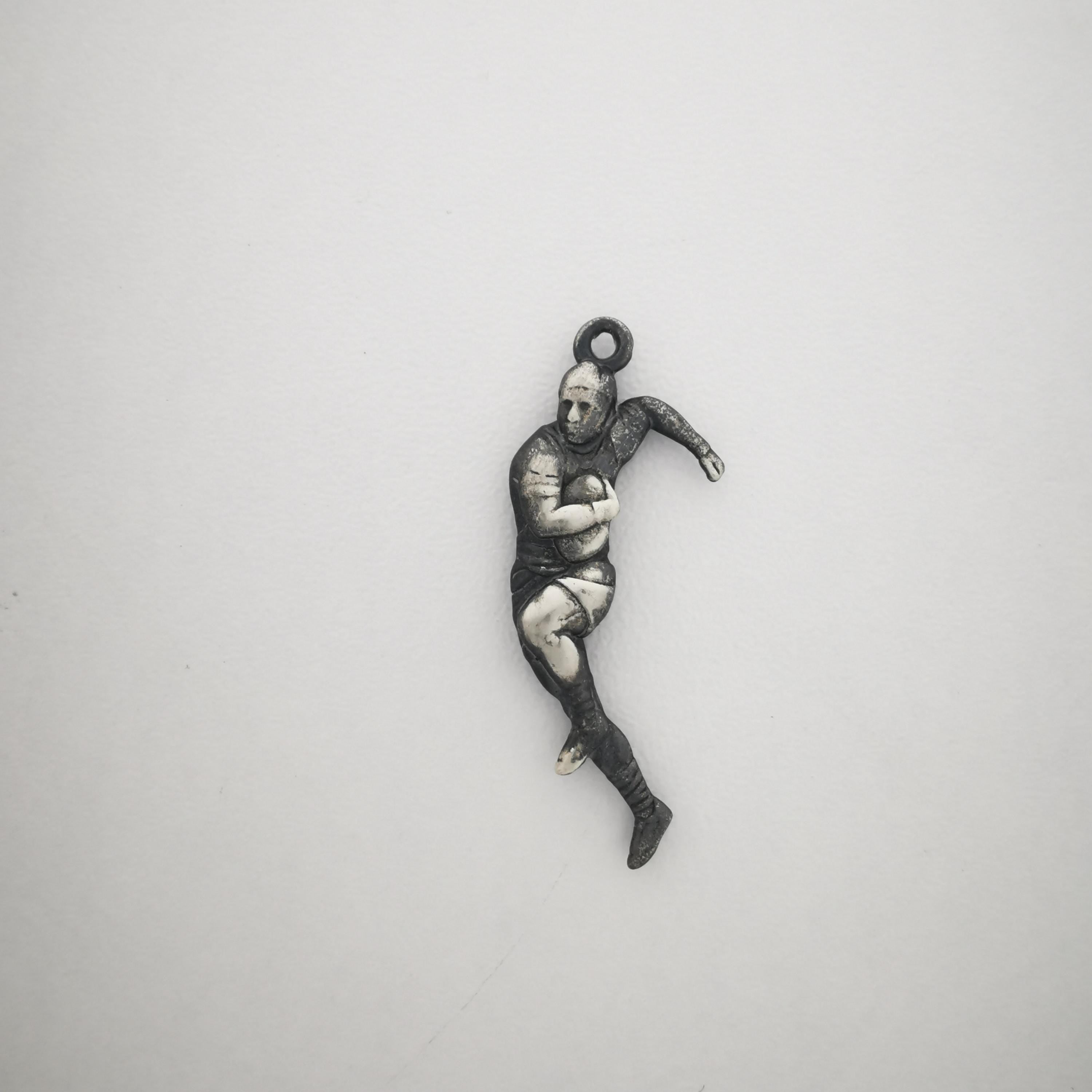 Ръгби – Мъжки спортен медальон от сребро 925 с винтидж покритие – Ръчно изработено спортно бижу – Идеален подарък за мъж, фен на ръгбито – SSJ