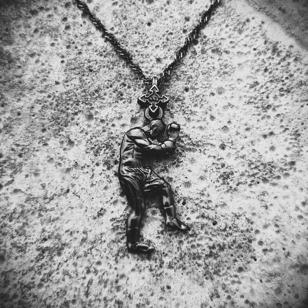 Боксьор – Мъжки спортен медальон за бойци, боксьори и MMA атлети от сребро 925 с оксидирано покритие – Ръчно изработено бижу талисман за бойни изкуства – SSJ