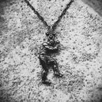 Боксьор – Мъжки спортен медальон за бойци, боксьори и MMA атлети от сребро 925 с оксидирано покритие – Ръчно изработено бижу талисман за бойни изкуства – SSJ