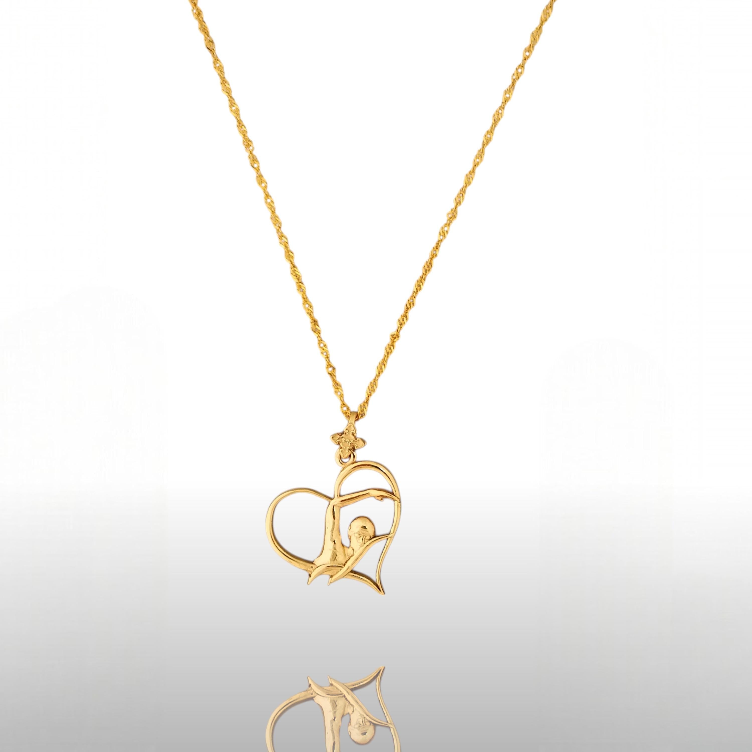 Любов към плуването – Дамски спортен медальон от сребро 925 с позлатено покритие – Ръчно изработено спортно бижу – Идеален подарък за жена, фенка на плуването – SSJ