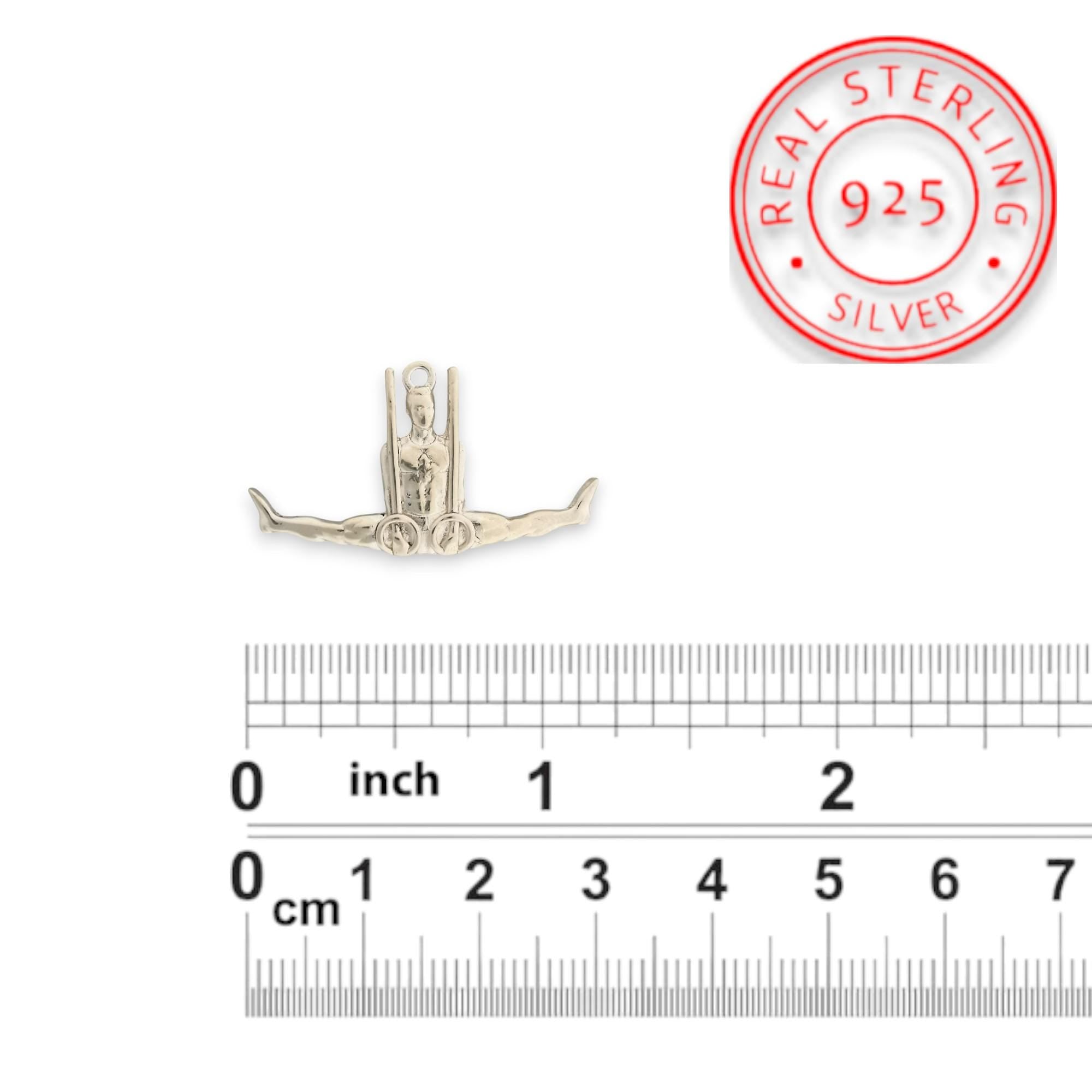 Гимнастик на халки – Мъжки спортен медальон от сребро 925 с класическо полирано покритие – Ръчно изработено бижу талисман за гимнастици и спортисти – Идеален подарък за спортист, треньор или фен – SSJ