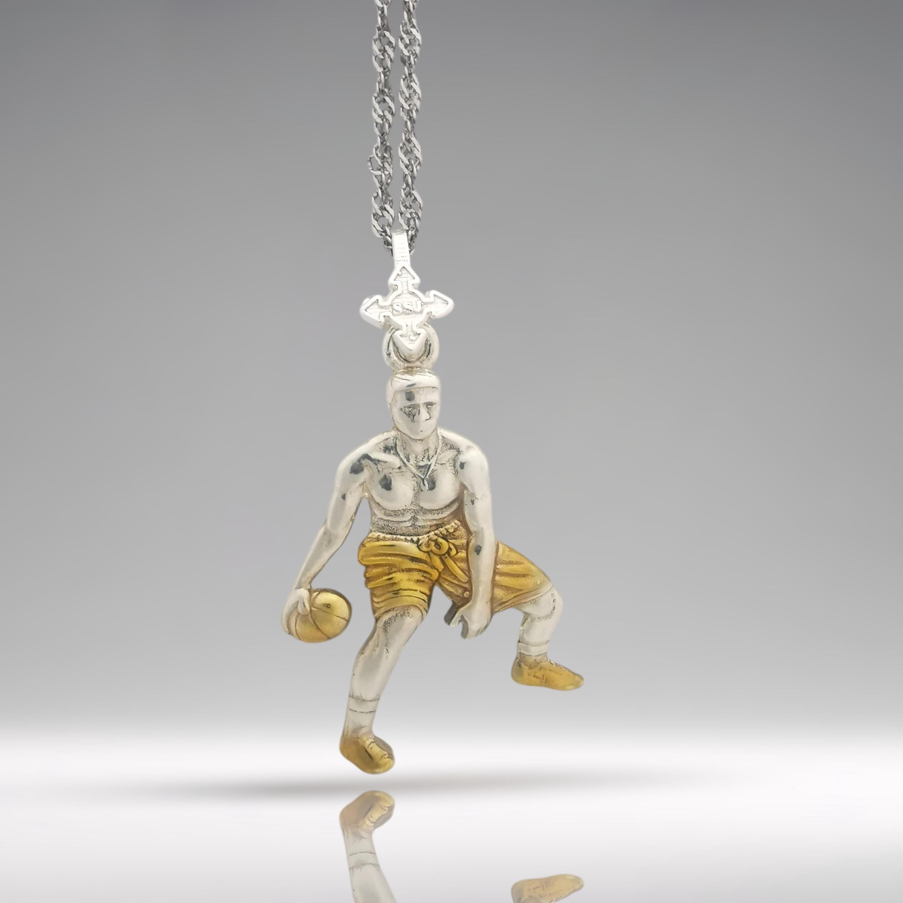 Баскетбол – Мъжки спортен медальон от сребро 925 с частично позлатено покритие – Ръчно изработено бижу талисман за баскетболисти и фенове – Идеален подарък за спортист, треньор или почитател – SSJ