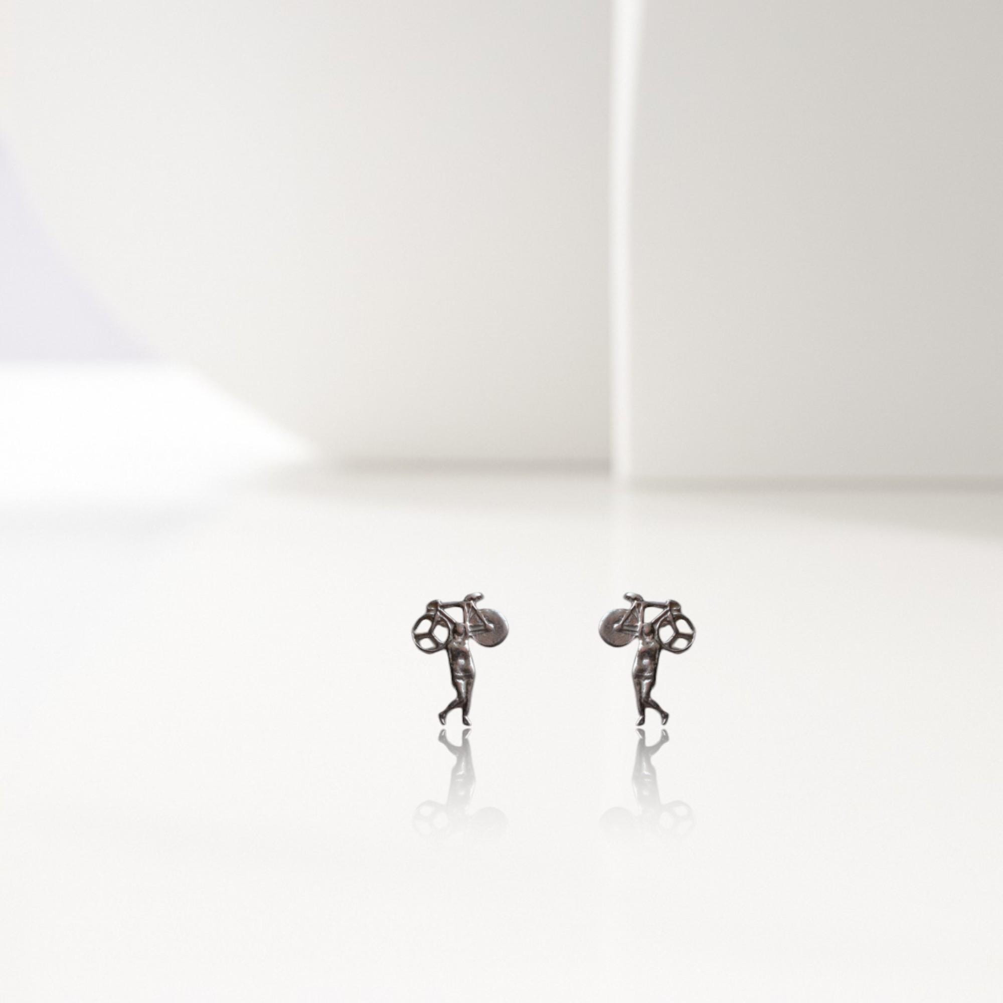 Дамски обеци „Колоездачка“ – Класическо сребро 925 – Ръчно изработено спортно бижу – Талисман и идеален подарък – SSJ