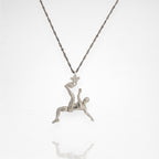 Футболист (задна ножица) – Мъжки спортен медальон от сребро 925 с класическо покритие – Ръчно изработено спортно бижу – Идеален подарък за мъж, фен на футбола – SSJ