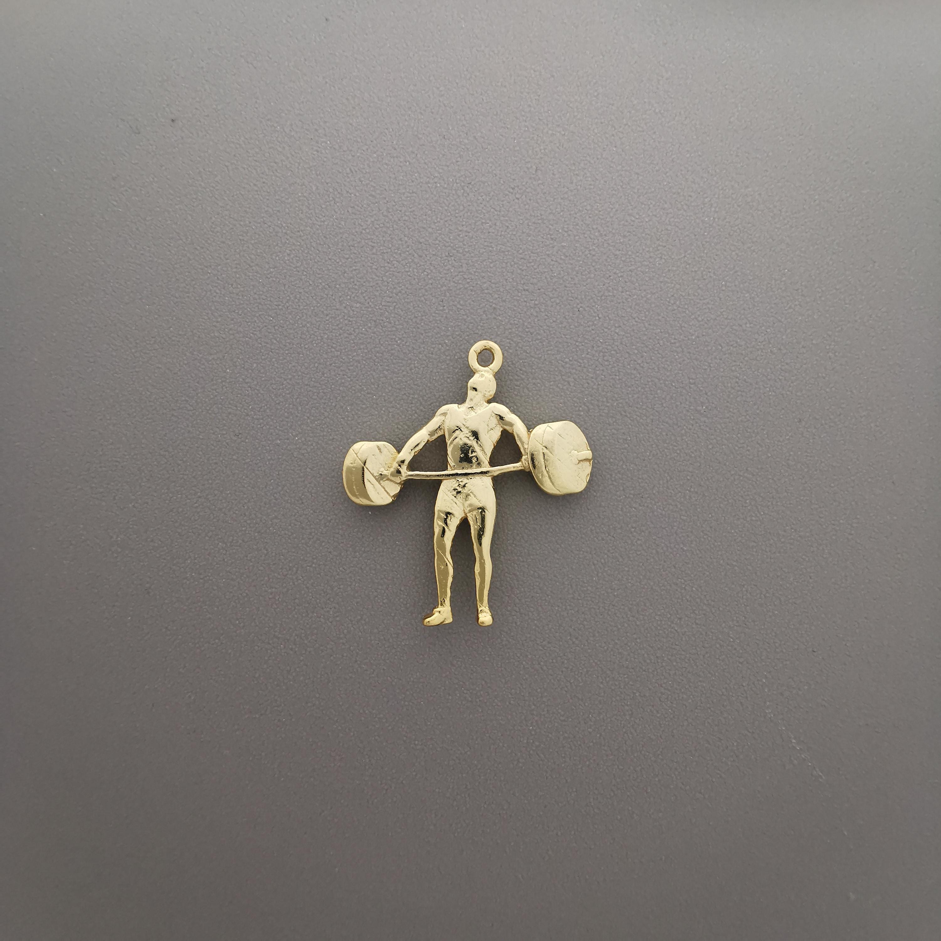 Вдигане на тежести – Мъжки спортен медальон от сребро 925 с позлатено покритие – Ръчно изработено спортно бижу – Идеален подарък за мъж, фен на силовите спортове – SSJ