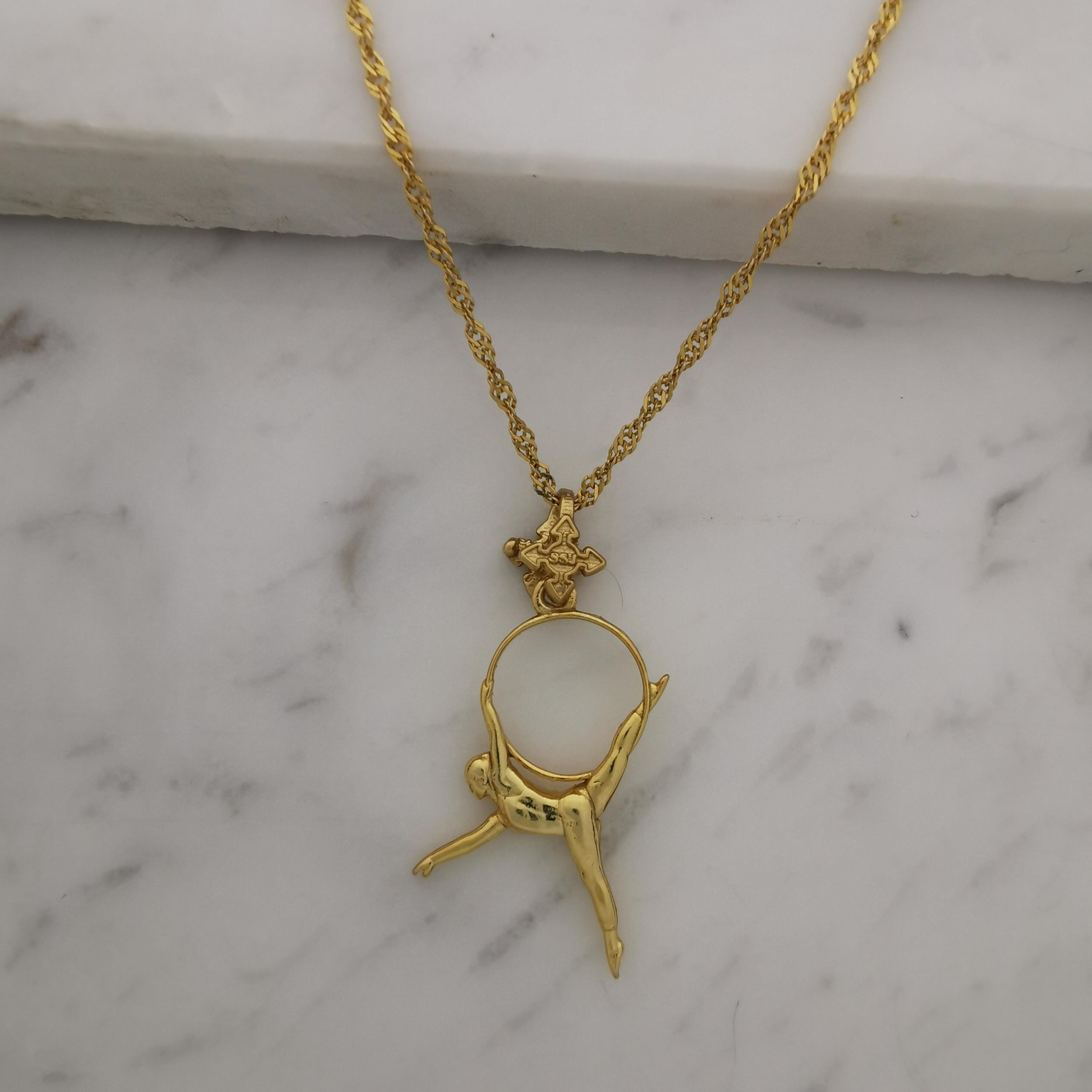 Въздушна акробатика – Женски спортен медальон от сребро 925 с 18K позлатено покритие – Ръчно изработено бижу талисман за гимнастички и танцьорки – Идеален подарък за спортист, треньор или фен – SSJ