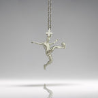 Футболист (воле) – Мъжки спортен медальон от сребро 925 с класическо покритие – Ръчно изработено спортно бижу – Идеален подарък за мъж, фен на футбола – SSJ