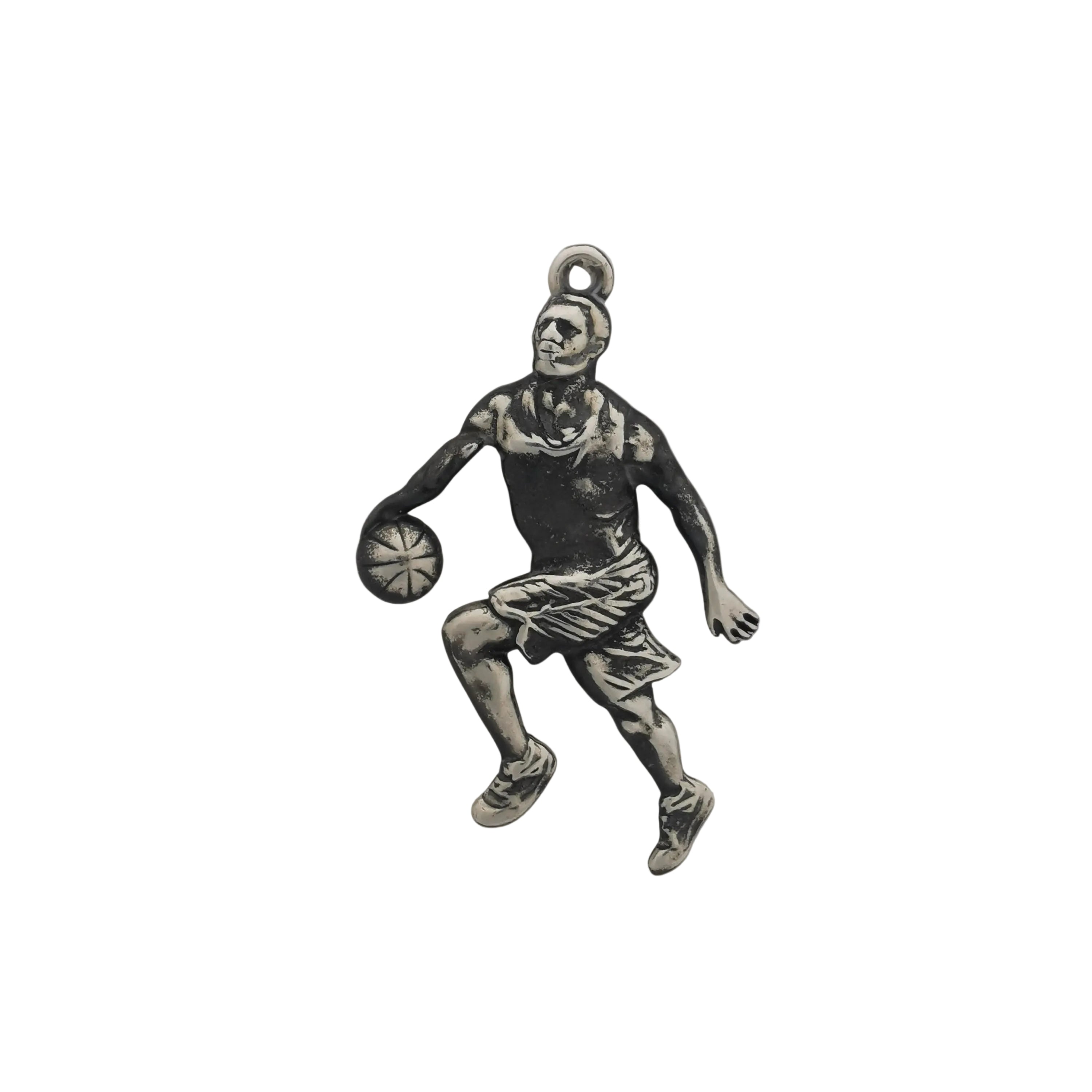 Мъжки медальон 925 баскетбол – Баскетболист с топка, винтидж