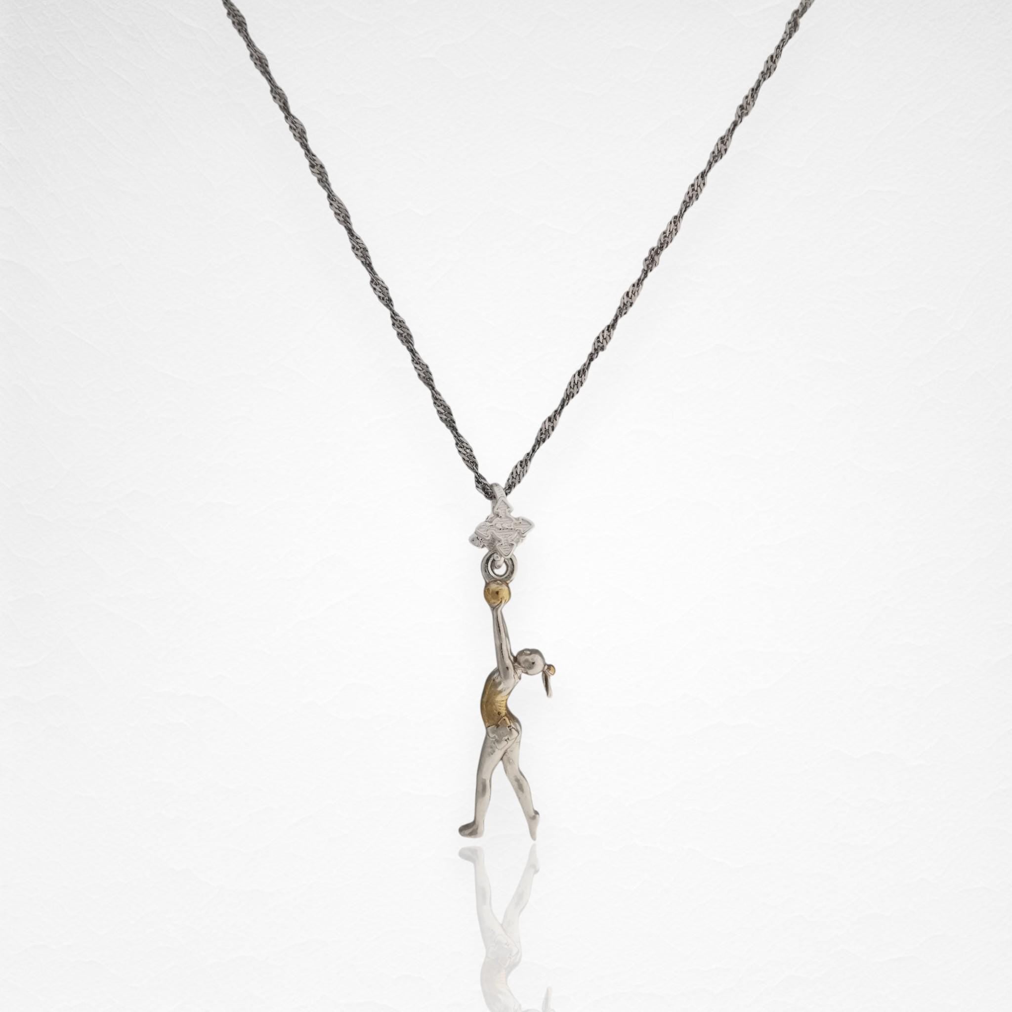 Художествена гимнастика (съчетание с топка) – Дамски спортен медальон от сребро 925 с частично позлатено покритие – Ръчно изработено спортно бижу – Идеален подарък за жена, фенка на художествената гимнастика – SSJ