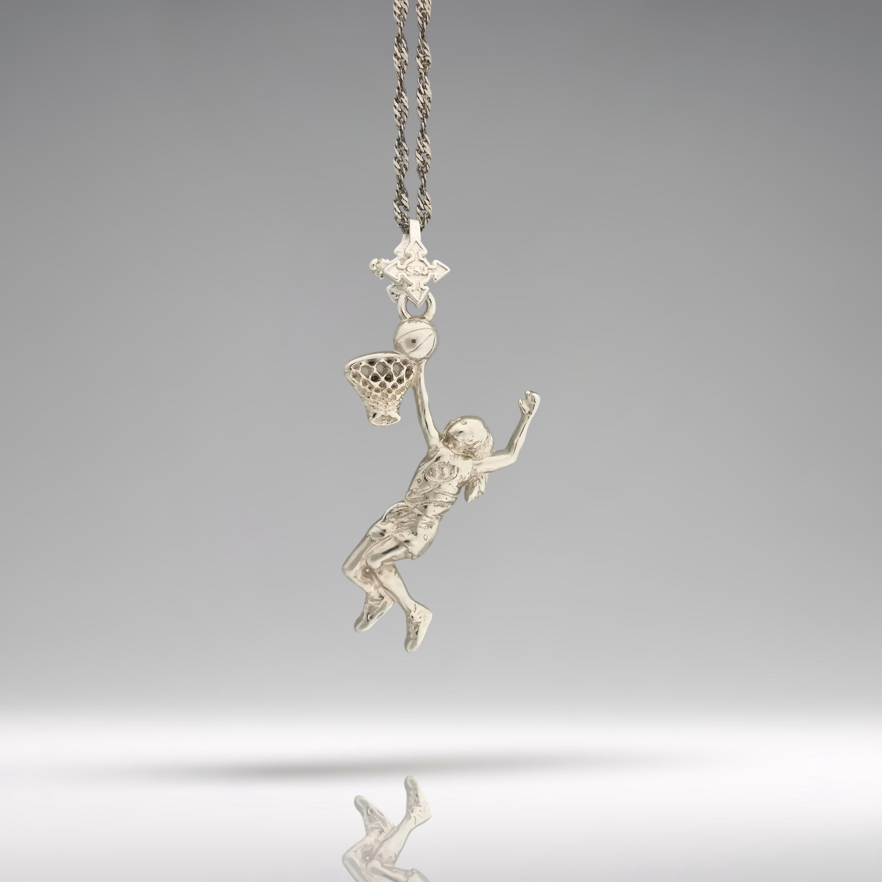 Баскетбол – Женски спортен медальон от сребро 925 с класическо полирано покритие – Ръчно изработено бижу талисман за баскетболистки и фенки на спорта – Идеален подарък за спортист, треньор или почитател – SSJ