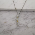 Художествена гимнастика (съчетание с топка) – Дамски спортен медальон от сребро 925 с частично позлатено покритие – Ръчно изработено спортно бижу – Идеален подарък за жена, фенка на художествената гимнастика – SSJ