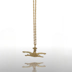 Плуване (Бътерфлай) – Мъжки спортен медальон от сребро 925 с позлатено покритие – Ръчно изработено спортно бижу – Идеален подарък за мъж, фен на плуването – SSJ