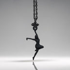 анцьорка – Дамски спортен медальон с оксидирано покритие – Сребро 925 – Ръчно изработено спортно бижу – Идеален подарък за жена, фенка на спортните танци – SSJ