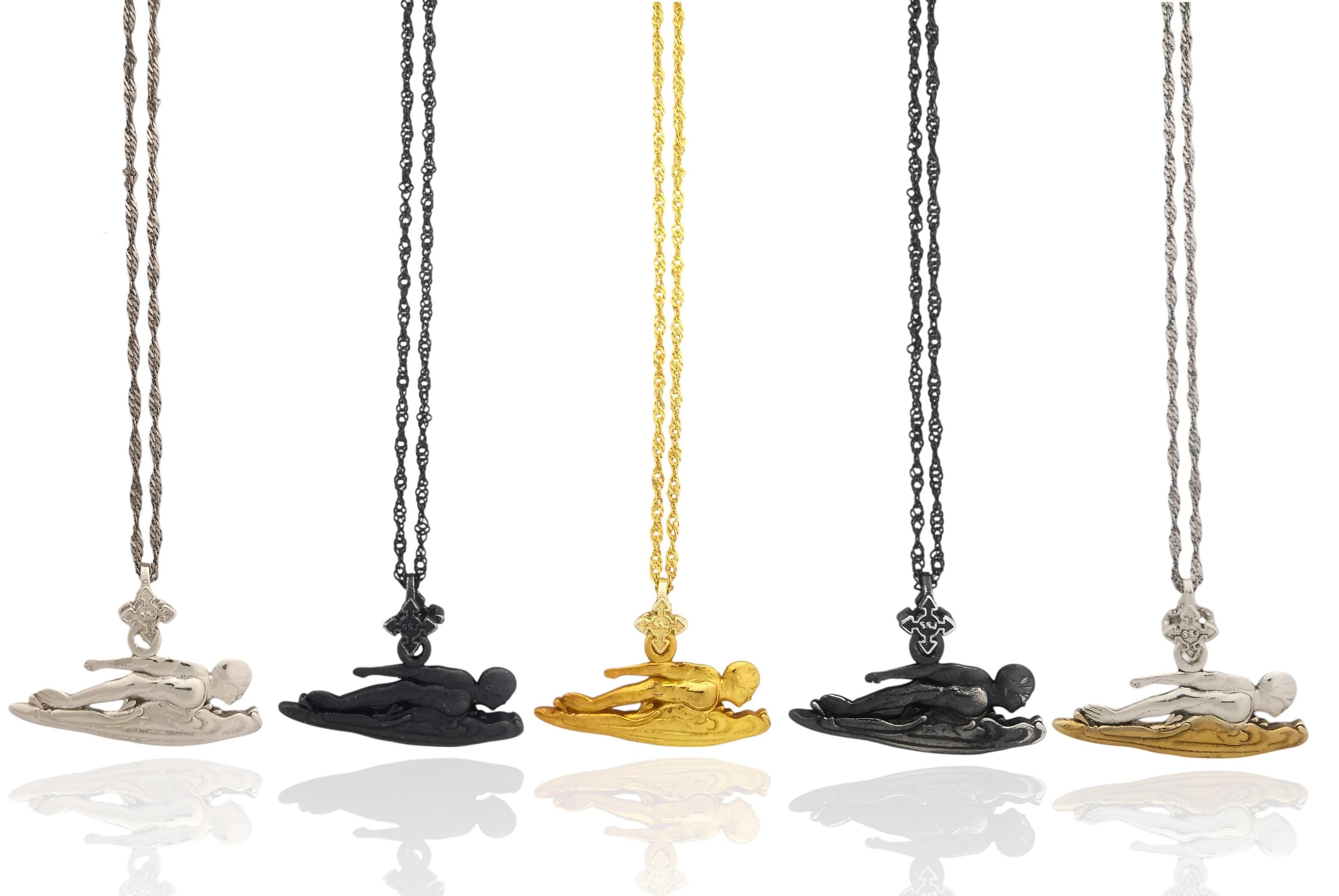 Плувец (бътерфлай) – Мъжки спортен медальон от сребро 925 с винтидж покритие – Ръчно изработено спортно бижу – Идеален подарък за мъж, фен на плуването – SSJ