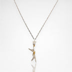 Художествена гимнастика (съчетание с топка) – Дамски спортен медальон от сребро 925 с частично позлатено покритие – Ръчно изработено спортно бижу – Идеален подарък за жена, фенка на художествената гимнастика – SSJ