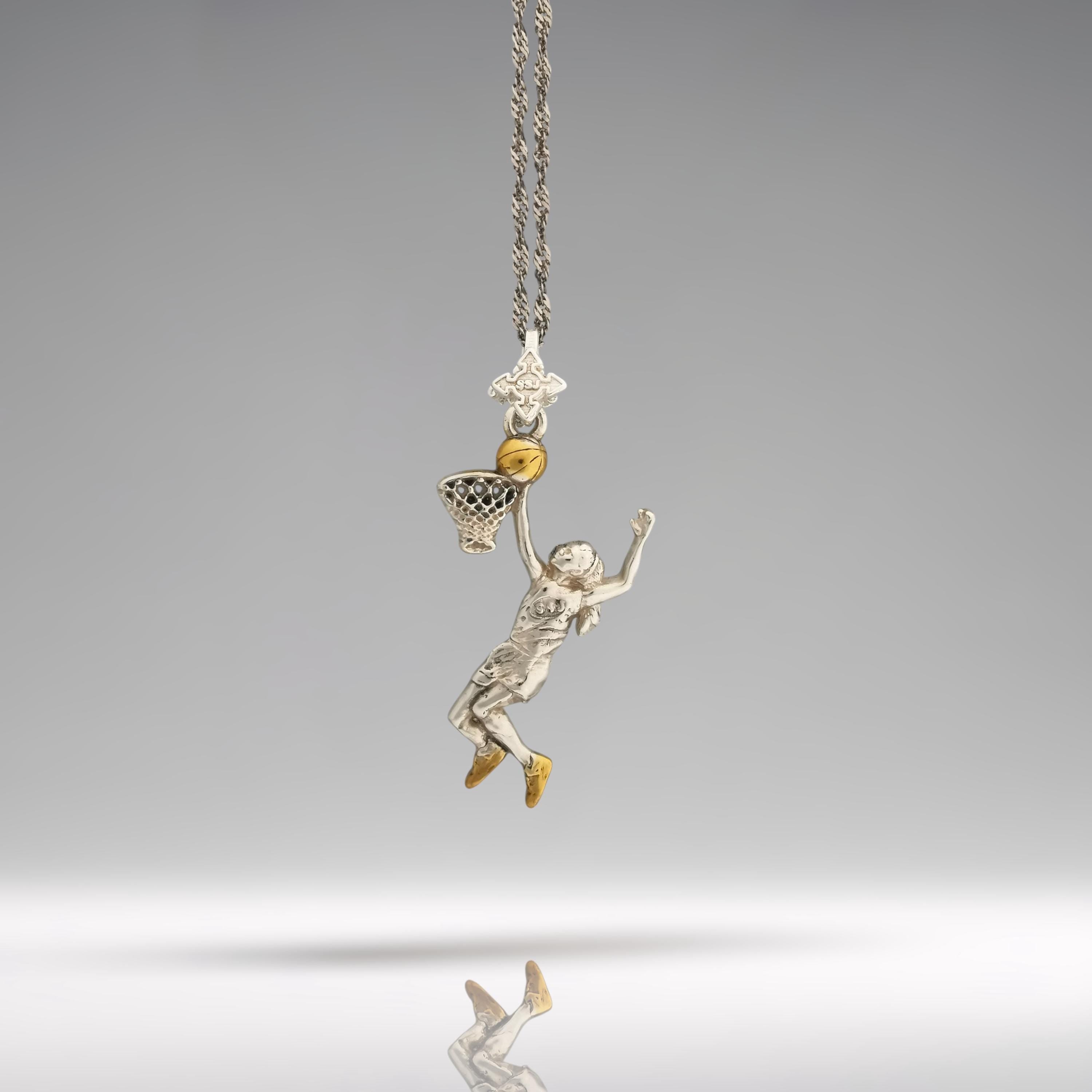 Баскетбол – Женски спортен медальон от сребро 925 с частично позлатено покритие – Ръчно изработено бижу талисман за баскетболистки и фенки на спорта – Идеален подарък за спортист, треньор или почитател – SSJ