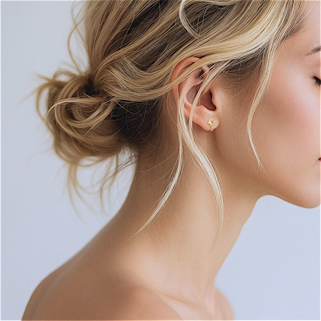 Фигурно пързаляне (Биелманов пирует) – Дамски сребърни обеци с позлатено покритие – Ръчно изработени спортни бижута – Идеален подарък за жена, фенка на фигурното пързаляне – SSJ