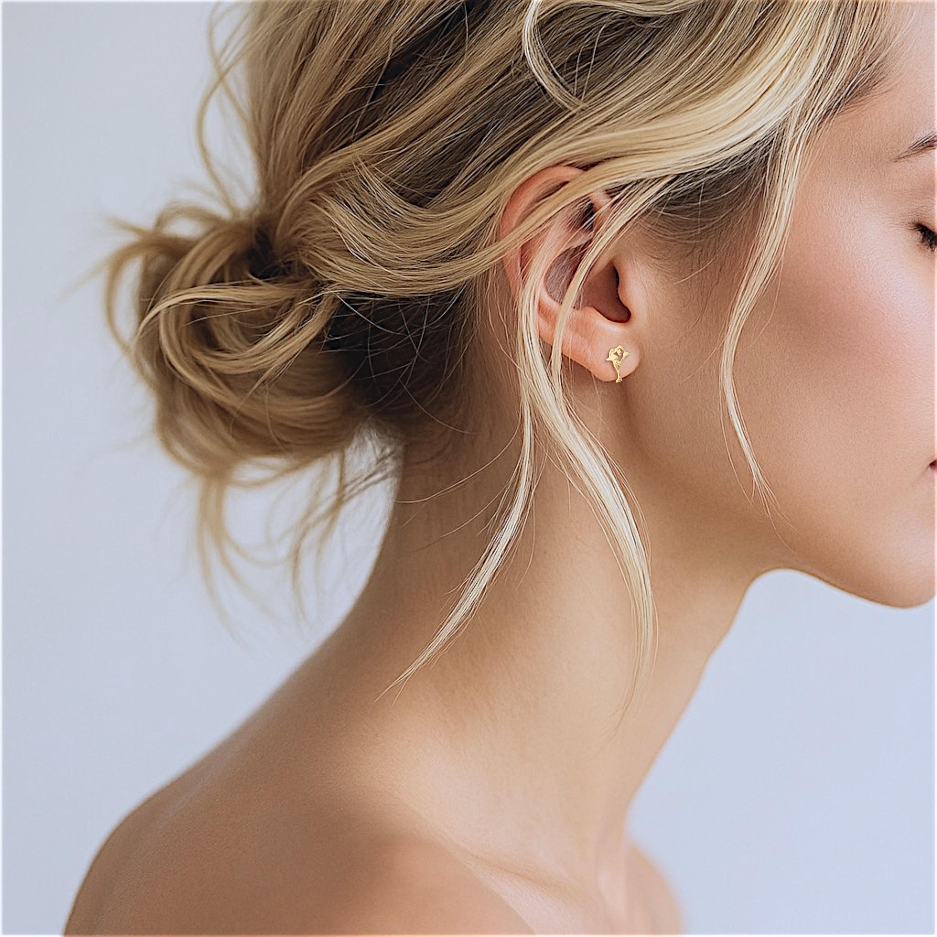 Фигурно пързаляне (Биелманов пирует) – Дамски сребърни обеци с позлатено покритие – Ръчно изработени спортни бижута – Идеален подарък за жена, фенка на фигурното пързаляне – SSJ