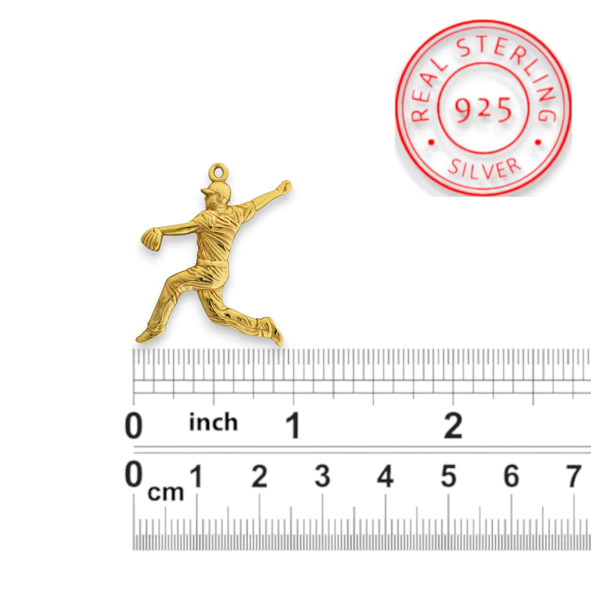 Бейзбол – Мъжки спортен медальон за бейзболист питчър от сребро 925 с позлатено покритие – Ръчно изработено бижу талисман – Идеален подарък за спортисти, треньори и фенове – SSJ