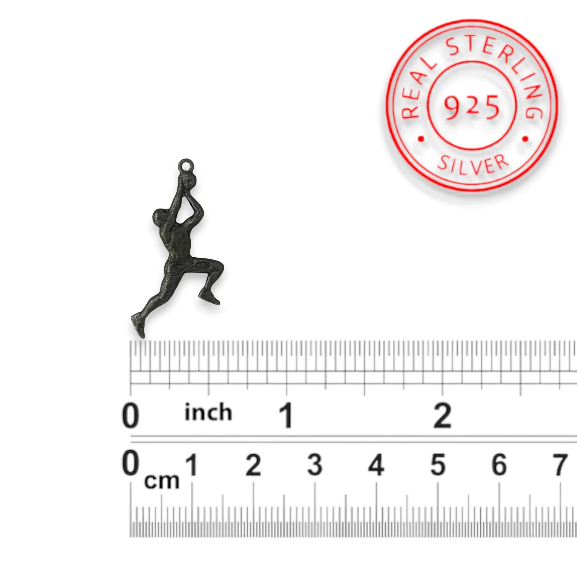 Баскетбол – Мъжки спортен медальон от сребро 925 с оксидирано покритие – Ръчно изработено бижу талисман за баскетболисти и фенове – Идеален подарък за спортист, треньор или почитател – SSJ