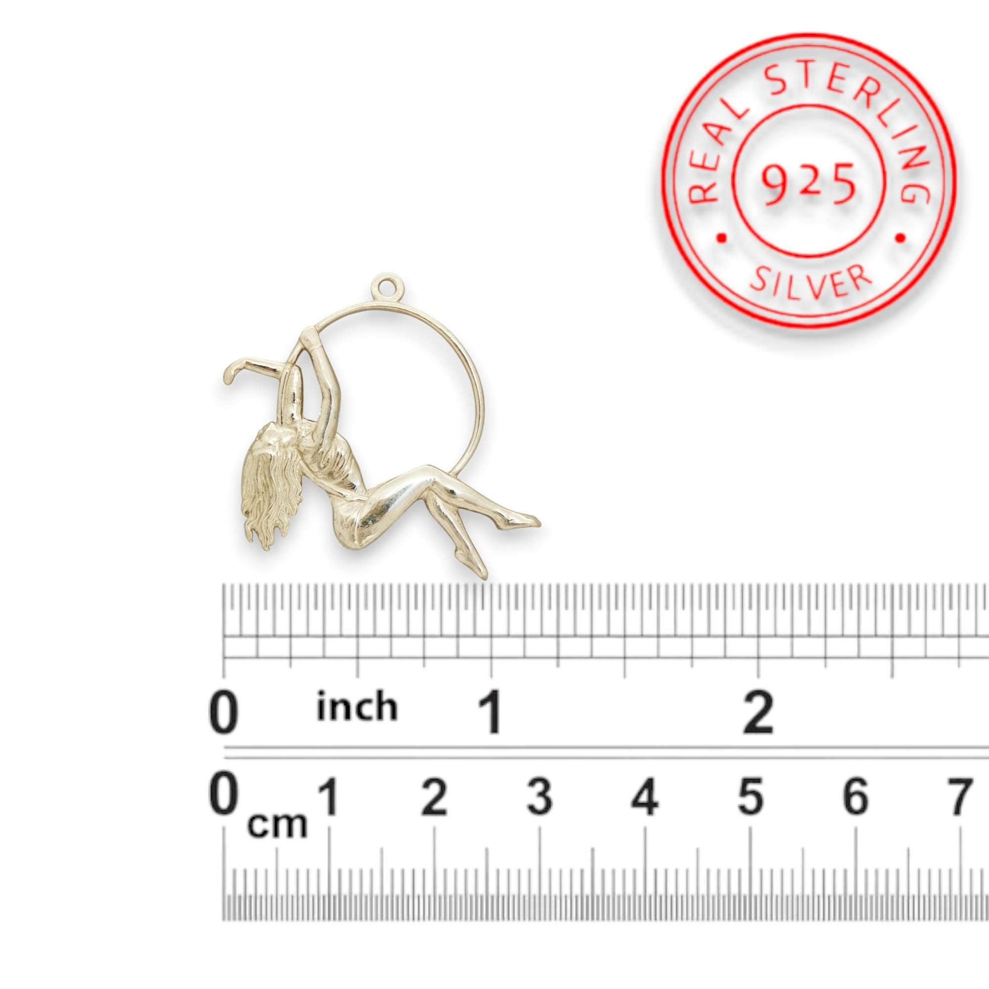 Въздушна акробатика – Женски спортен медальон от сребро 925 с класическо полирано покритие – Ръчно изработено бижу талисман за гимнастички и танцьорки – Идеален подарък за спортист, треньор или артист – SSJ