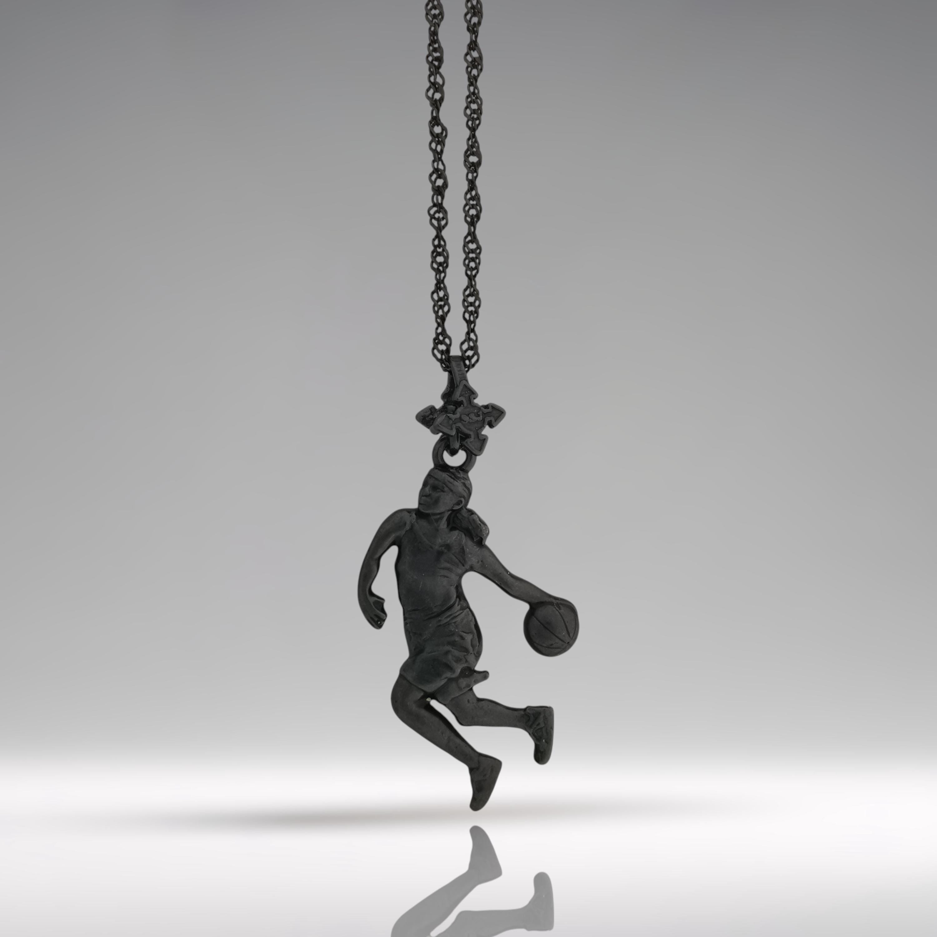 Баскетбол – Женски спортен медальон от сребро 925 с оксидирано черно покритие – Ръчно изработено бижу талисман за баскетболистки и фенки на спорта – Идеален подарък за спортист, треньор или почитател – SSJ