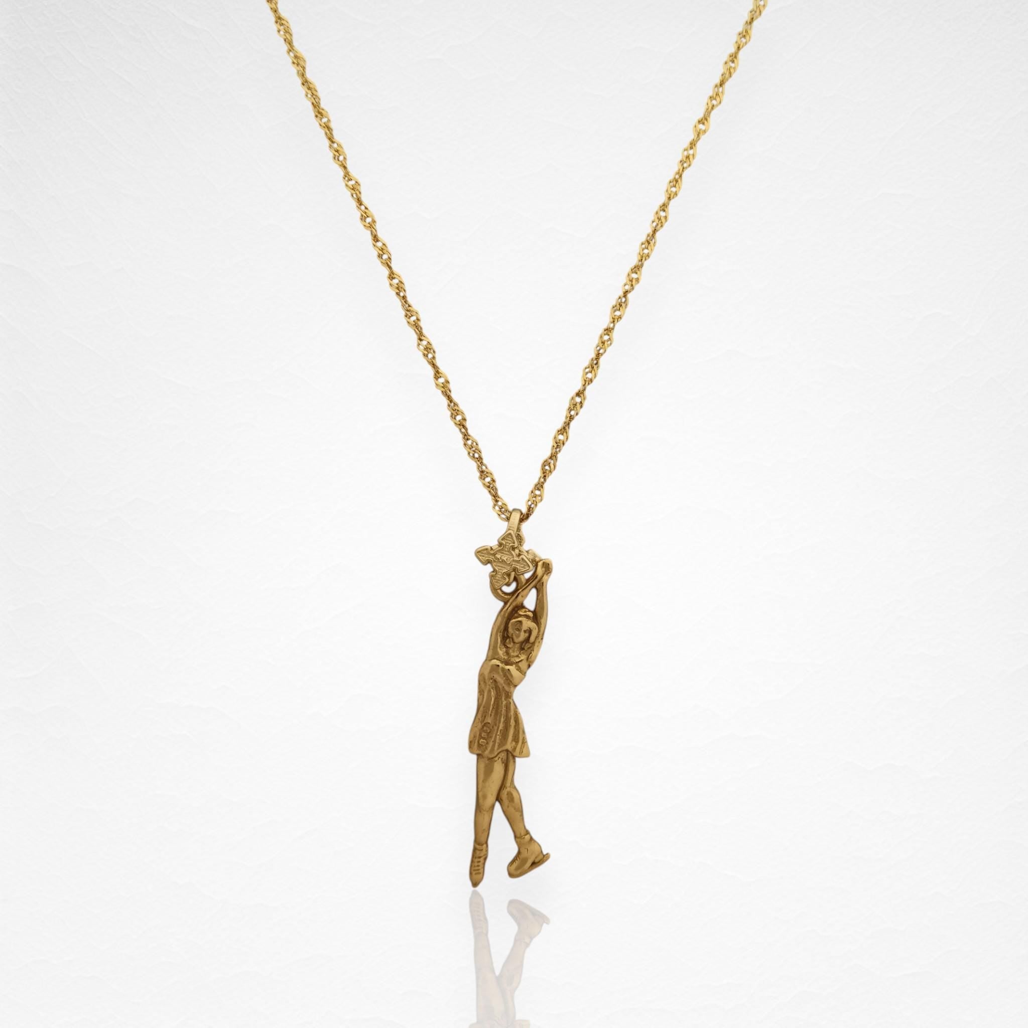 Фигурно пързаляне – Дамски спортен медальон от сребро 925 с позлатено покритие – Ръчно изработено спортно бижу – Идеален подарък за жена, фенка на фигурното пързаляне – SSJ