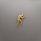 Боксьор – Мъжки спортен медальон за бойци, боксьори и MMA атлети от сребро 925 с позлатено покритие – Ръчно изработено бижу талисман за бойни изкуства – SSJ