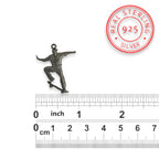 Скейтбордист – Мъжки спортен медальон от сребро 925 с оксидирано покритие – Ръчно изработено спортно бижу – Идеален подарък за мъж, фен на скейтборда – SSJ