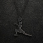 Фигурно пързаляне – Дамски спортен медальон от сребро 925 с оксидирано покритие – Ръчно изработено спортно бижу – Идеален подарък за жена, фенка на фигурното пързаляне – SSJ