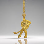 Хокеист (удар с шайба) – Мъжки спортен медальон от сребро 925 с позлатено покритие – Ръчно изработено спортно бижу – Идеален подарък за мъж, фен на хокея – SSJ