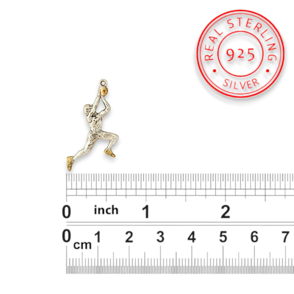 Баскетбол – Мъжки спортен медальон от сребро 925 с частично позлатено покритие – Ръчно изработено бижу талисман за баскетболисти и фенове – Идеален подарък за спортист, треньор или почитател – SSJ