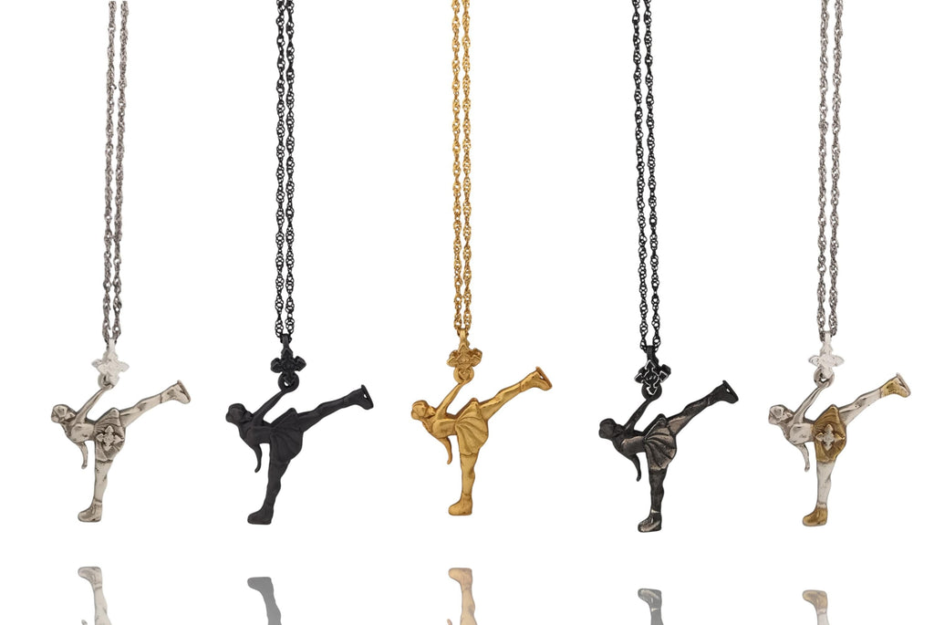 Фигурно пързаляне (спирала) – Дамски спортен медальон от сребро 925 с оксидирано покритие – Ръчно изработено спортно бижу – Идеален подарък за жена, фенка на фигурното пързаляне – SSJ