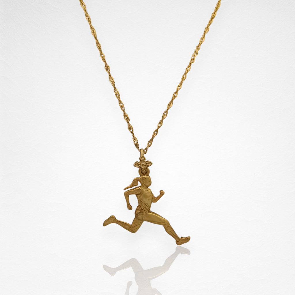 Атлетка – Женски спортен медальон за бегачки, спринтьорки и маратонки от сребро 925 с позлатено покритие – Ръчно изработено бижу талисман за лекоатлетки – SSJ