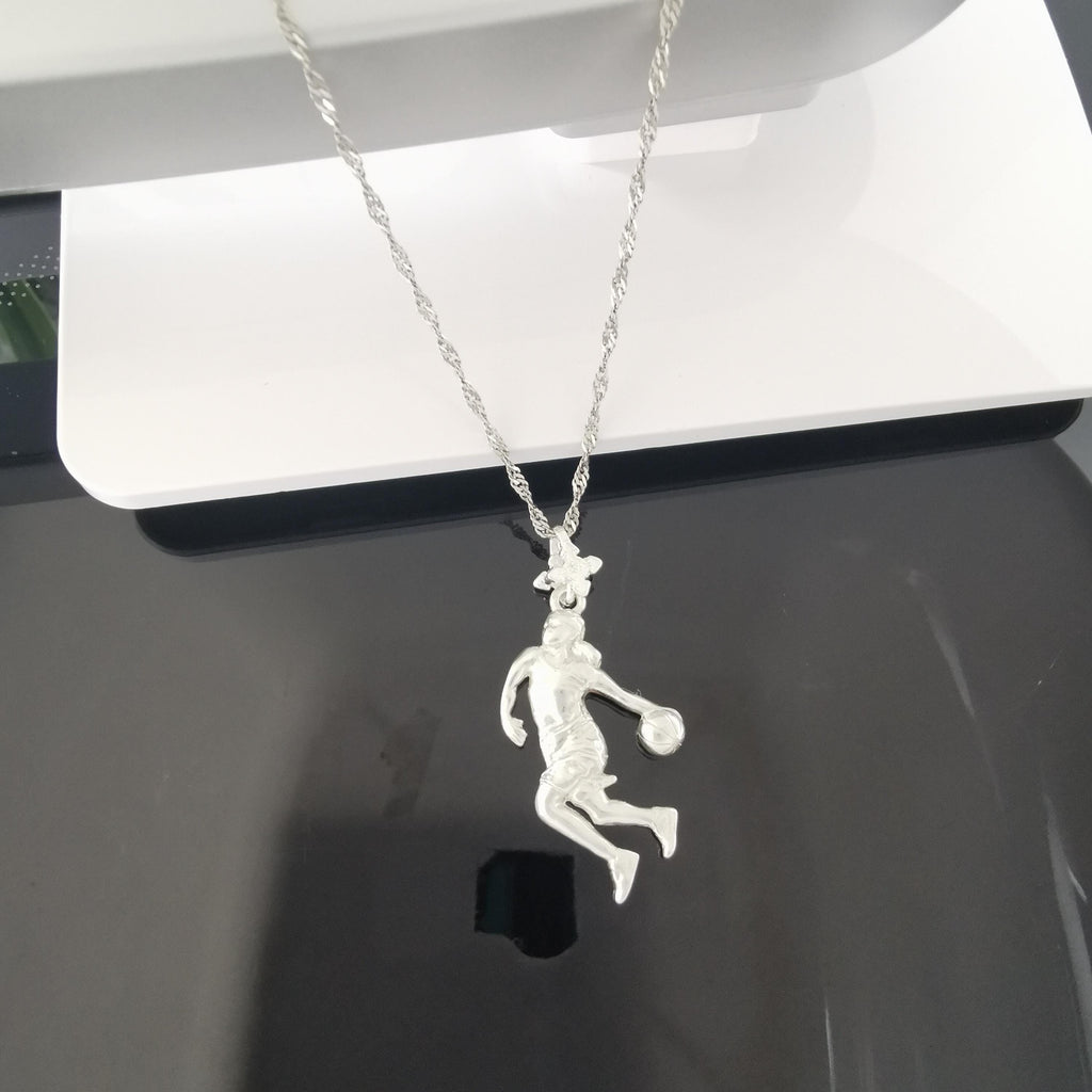 Баскетбол – Женски спортен медальон от сребро 925 с класическо полирано покритие – Ръчно изработено бижу талисман за баскетболистки и фенки на спорта – Идеален подарък за спортист, треньор или почитател – SSJ