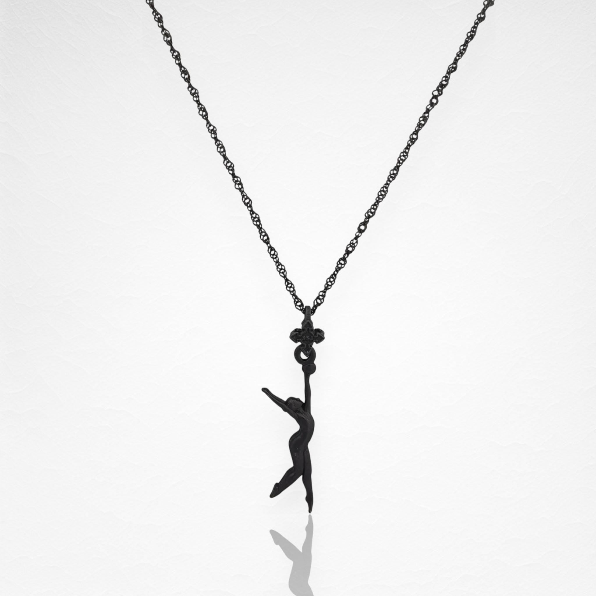 Художествена гимнастика (съчетание с топка) – Дамски спортен медальон от сребро 925 с оксидирано покритие – Ръчно изработено спортно бижу – Идеален подарък за жена, фенка на художествената гимнастика – SSJ