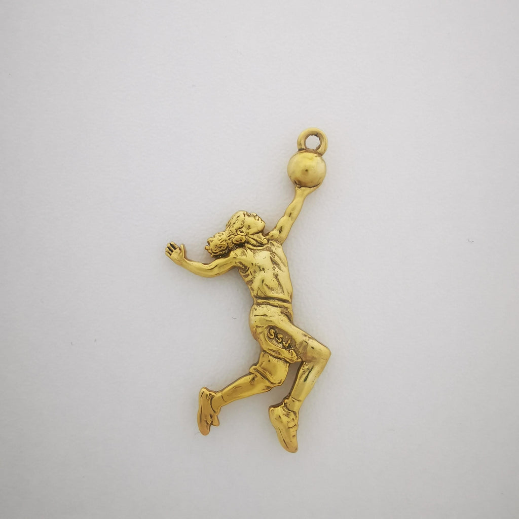 Баскетбол – Женски спортен медальон от сребро 925 с позлатено покритие – Ръчно изработено бижу талисман за баскетболистки и фенки на спорта – Идеален подарък за спортист, треньор или почитател – SSJ