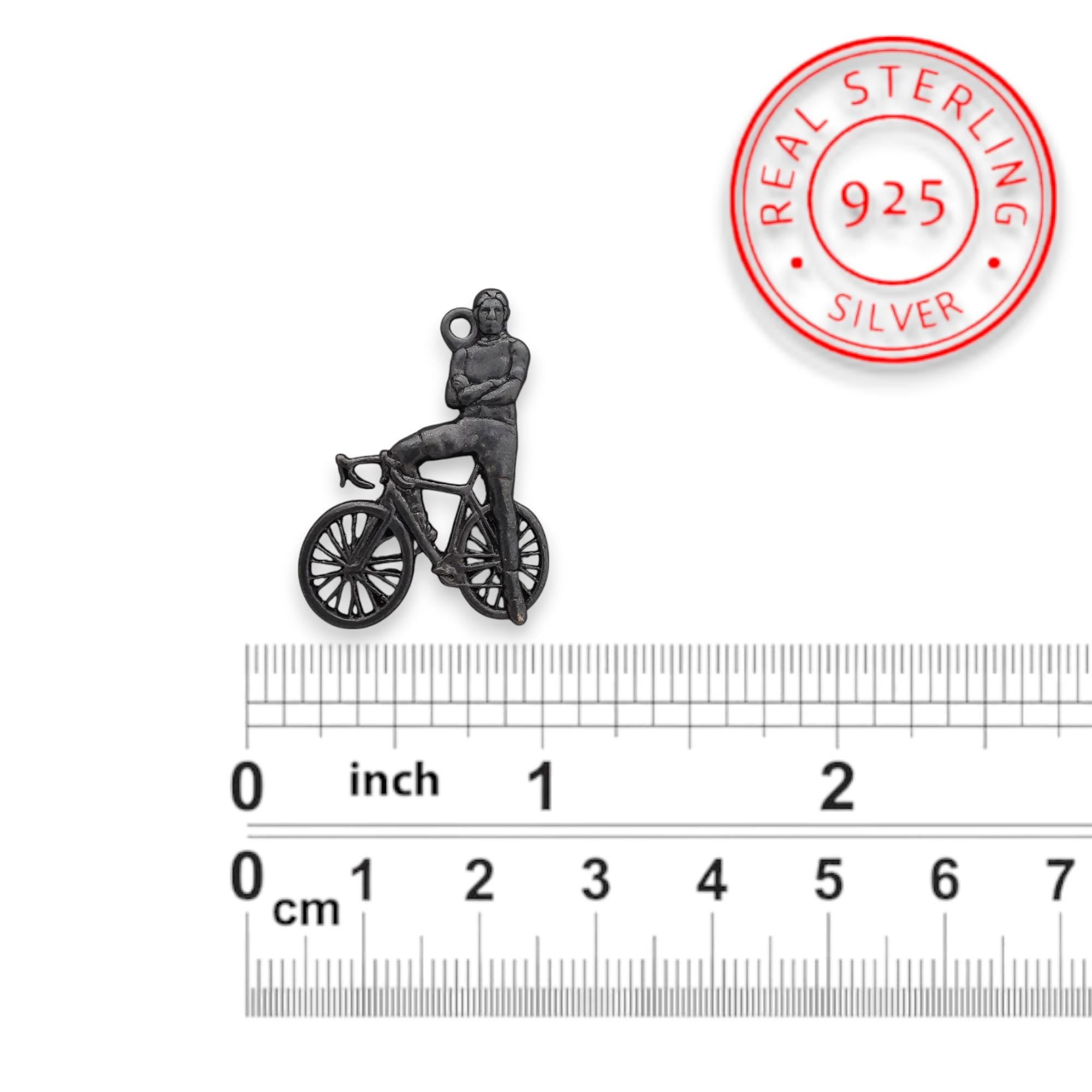 Колоездач – Мъжки спортен медальон с оксидирано покритие – Сребро 925 – Ръчно изработено бижу/талисман – Идеален подарък за Велосипедист – SSJ