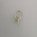 Въздушна акробатика – Женски спортен медальон от сребро 925 с частично 18K позлатено покритие – Ръчно изработено бижу талисман за гимнастички и танцьорки – Идеален подарък за спортист, треньор или фен – SSJ