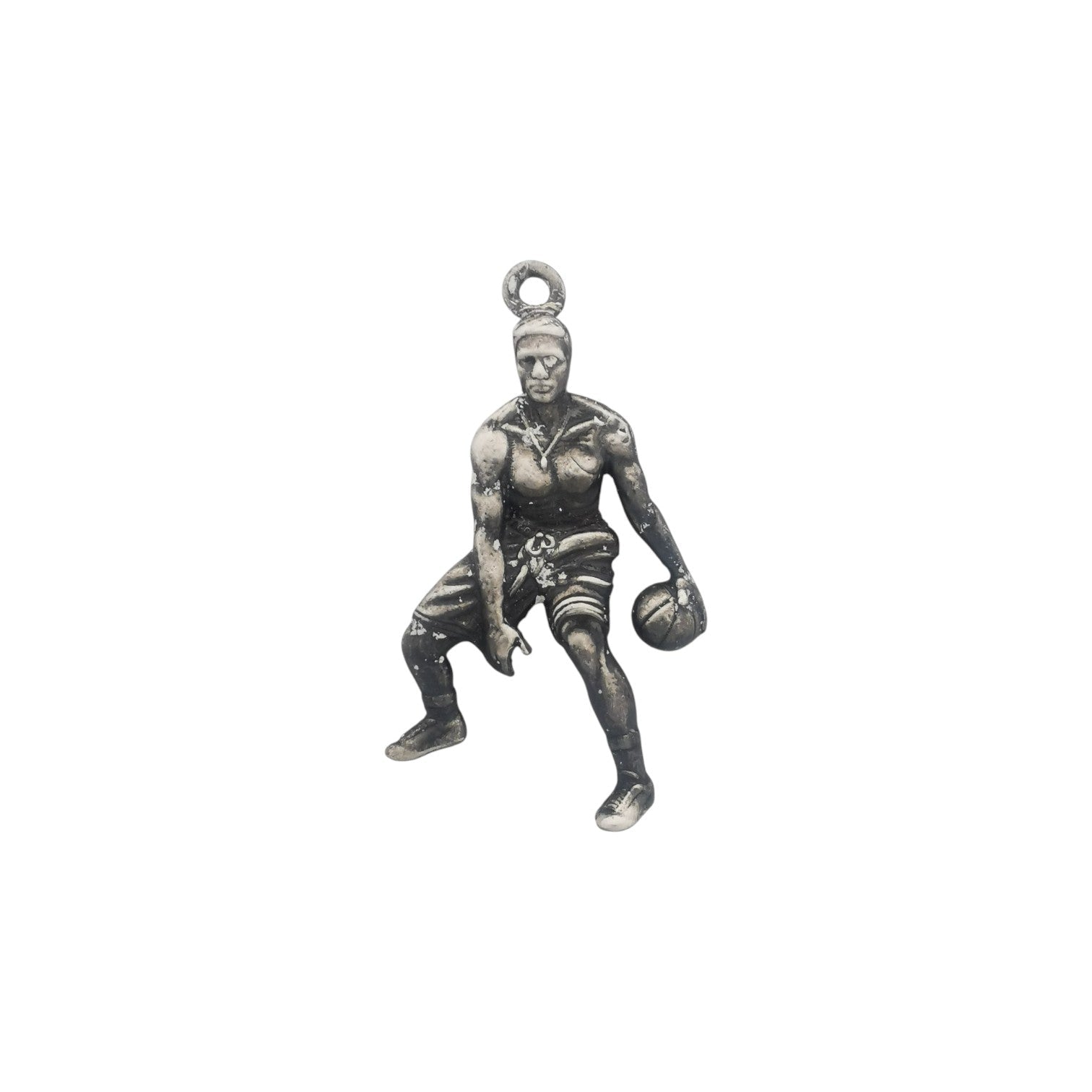 Баскетбол – Мъжки спортен медальон от сребро 925 с оксидирано черно покритие – Ръчно изработено бижу талисман за баскетболисти и фенове – Идеален подарък за спортист, треньор или почитател – SSJ