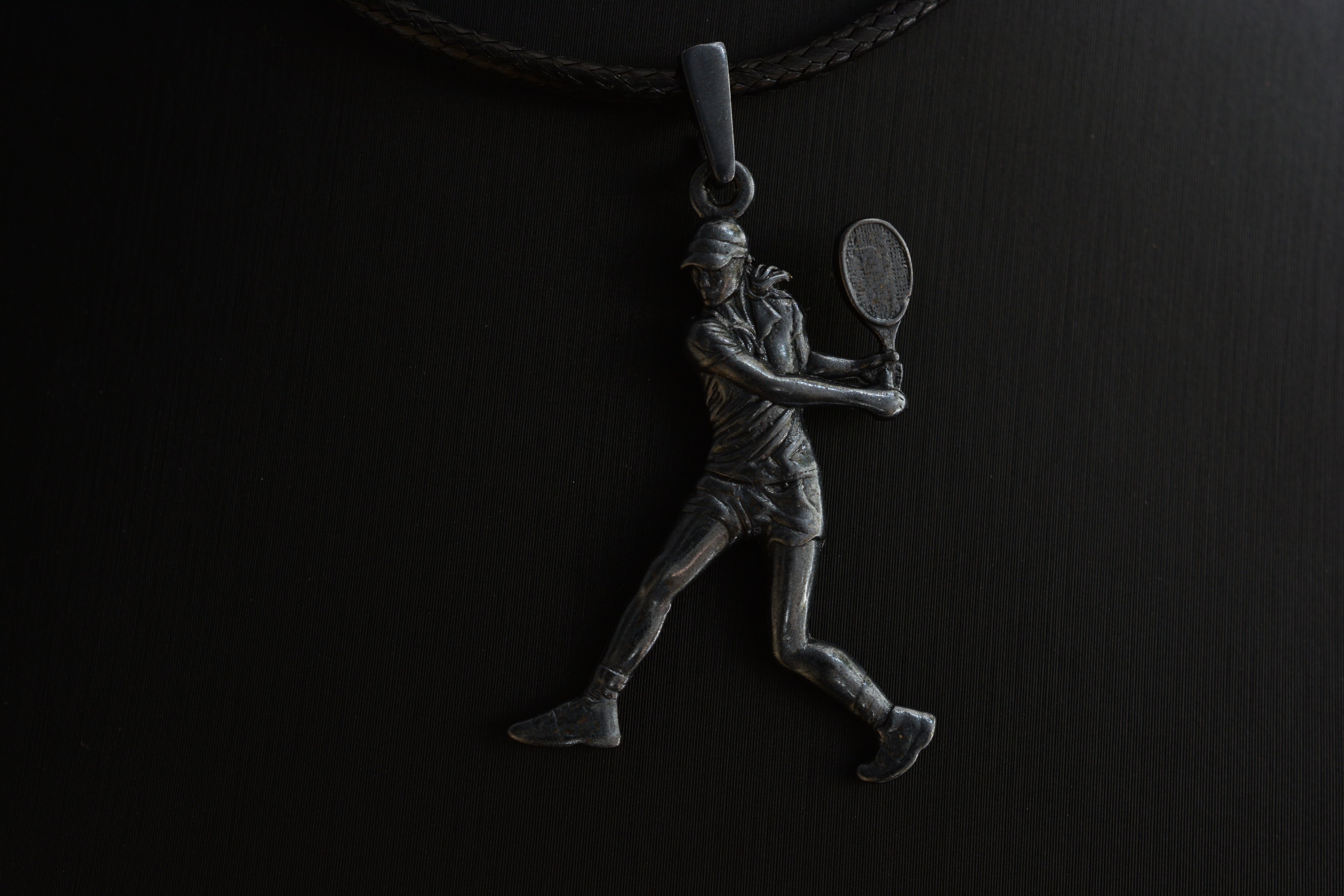 Тенис – Дамски спортен медальон от сребро 925 с класическо покритие – Ръчно изработено спортно бижу – Идеален подарък за жена, фенка на тениса – SSJ