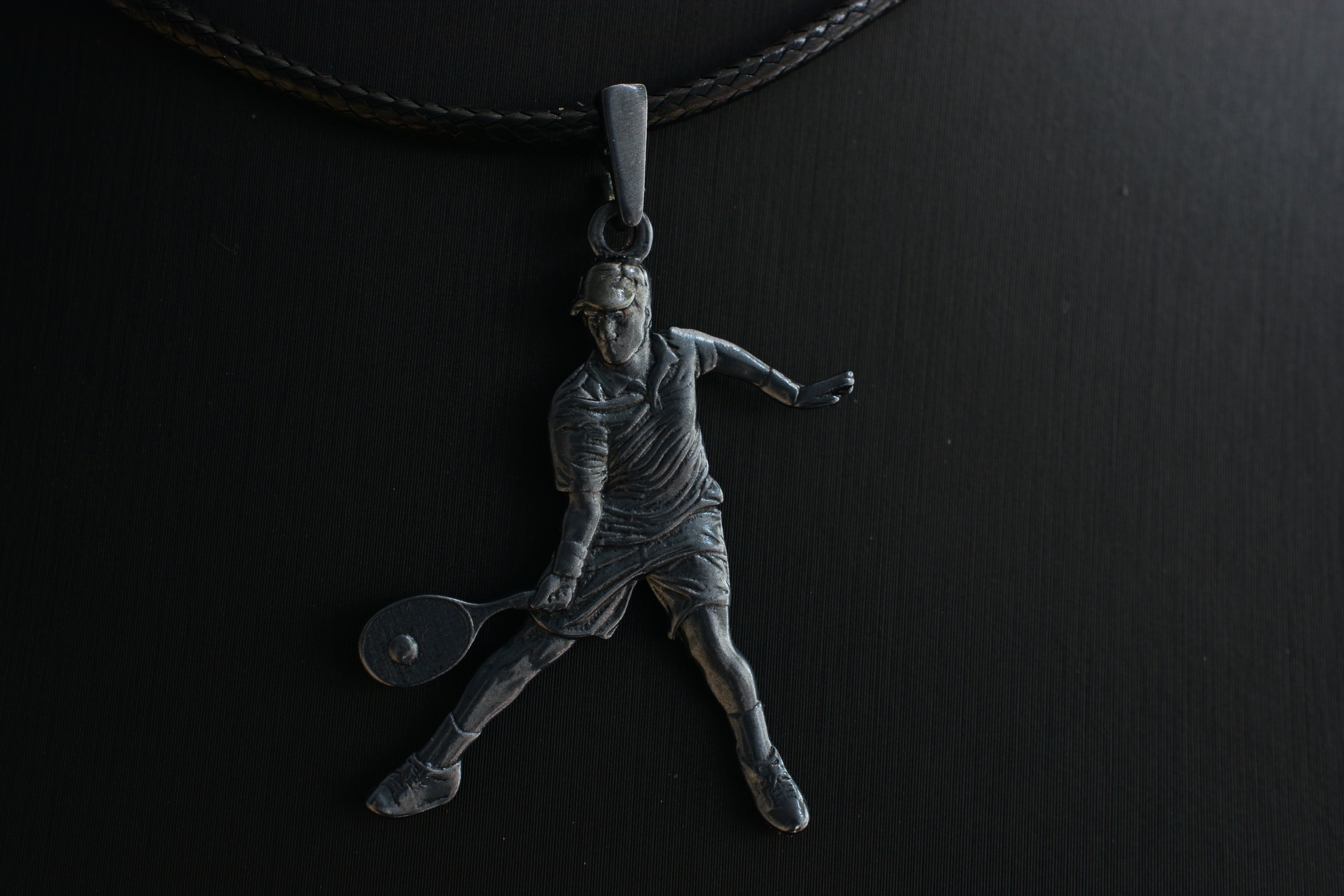 Тенис – Мъжки спортен медальон от сребро 925 с позлатено покритие – Ръчно изработено спортно бижу – Идеален подарък за мъж, фен на тениса – SSJ