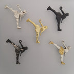 Фигурно пързаляне (спирала) – Дамски спортен медальон от сребро 925 с частично позлатено покритие – Ръчно изработено спортно бижу – Идеален подарък за жена, фенка на фигурното пързаляне – SSJ