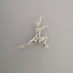 Фигурно пързаляне – Дамски спортен медальон от сребро 925 в класическо сребро – Ръчно изработено спортно бижу – Идеален подарък за жена, фенка на фигурното пързаляне – SSJ