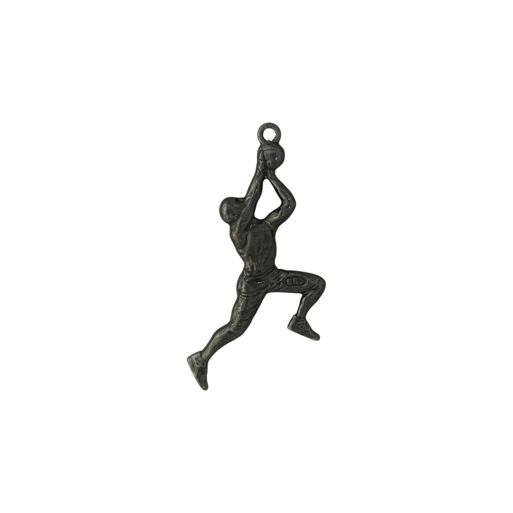 Баскетбол – Мъжки спортен медальон от сребро 925 с оксидирано покритие – Ръчно изработено бижу талисман за баскетболисти и фенове – Идеален подарък за спортист, треньор или почитател – SSJ