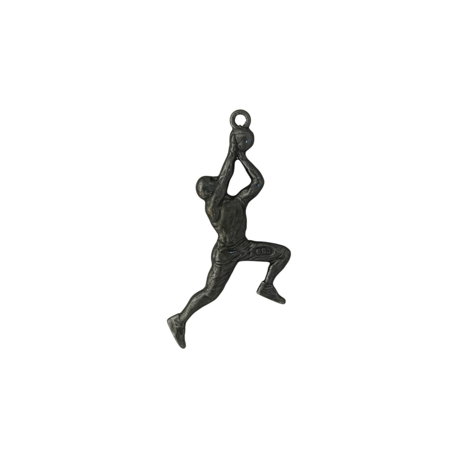 Баскетбол – Мъжки спортен медальон от сребро 925 с оксидирано покритие – Ръчно изработено бижу талисман за баскетболисти и фенове – Идеален подарък за спортист, треньор или почитател – SSJ