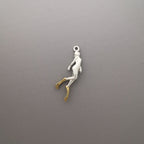 Водолаз – Дамски медальон Гмуркач от сребро 925 с частично позлатено покритие – Ръчно изработено бижу Дайвинг за любителки на морето и подводните приключения – SSJ