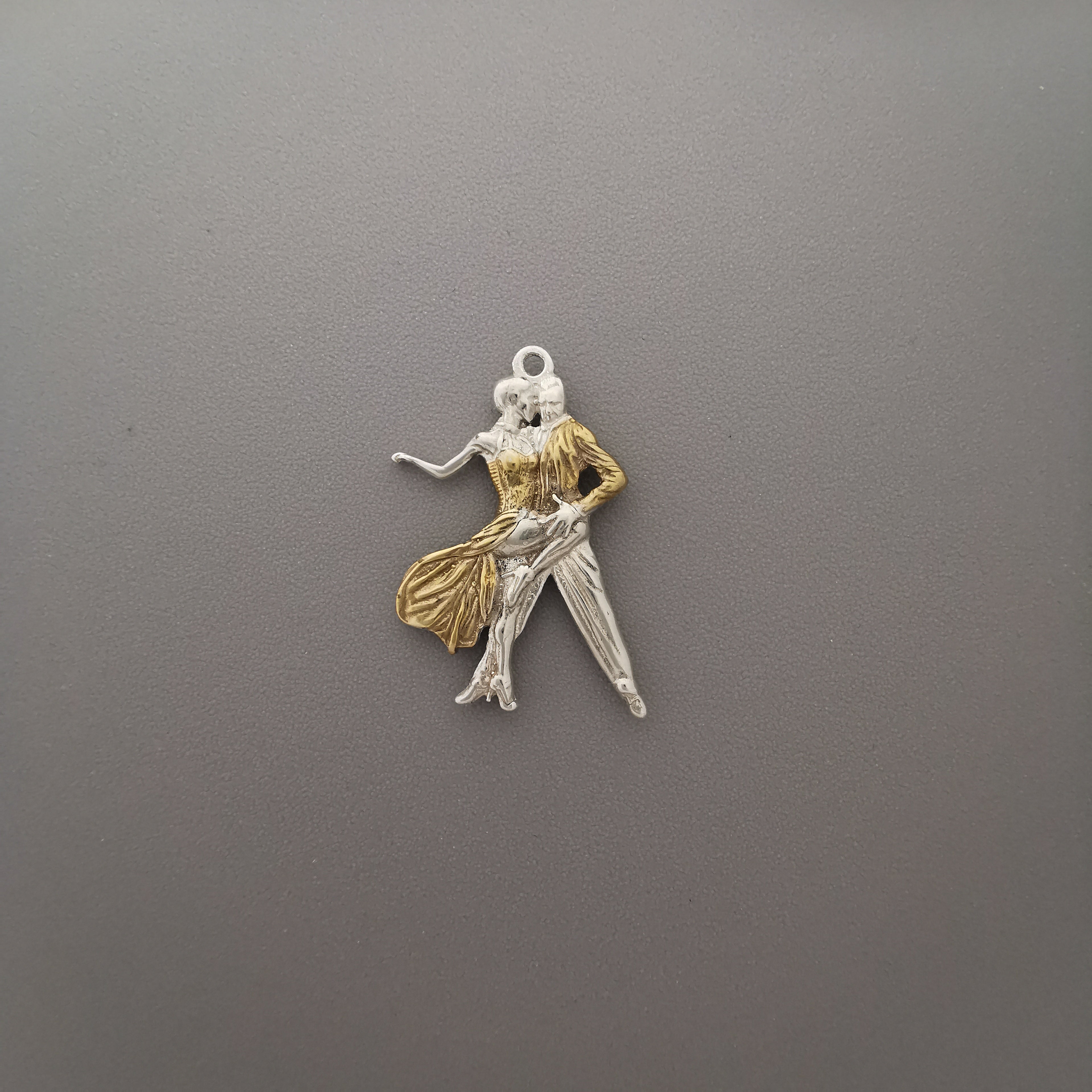 Спортни танци – Унисекс медальон с позлатено покритие – Сребро 925 – Ръчно изработено спортно бижу – Идеален подарък – SSJ